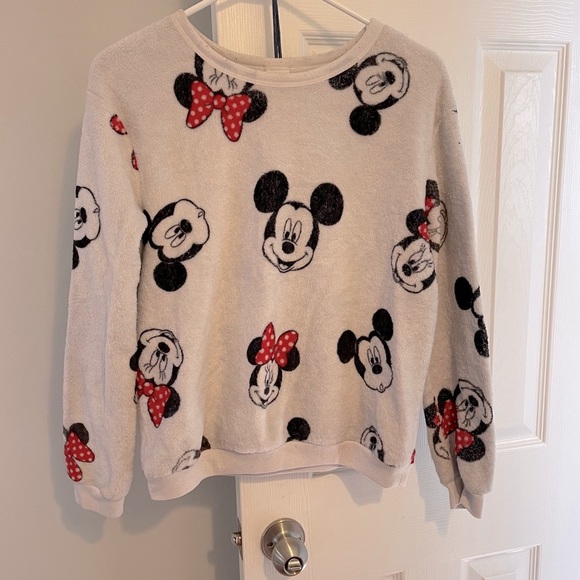 Fuzzy Disney pullover - Picture 1 of 1